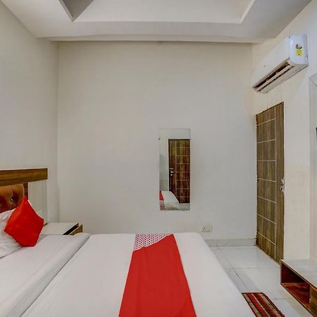 Oyo 78981 The Diamond Nest Noida Eksteriør bilde