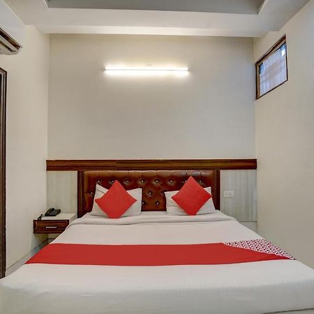 Oyo 78981 The Diamond Nest Noida Eksteriør bilde