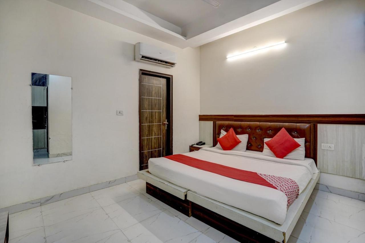 Oyo 78981 The Diamond Nest Noida Eksteriør bilde