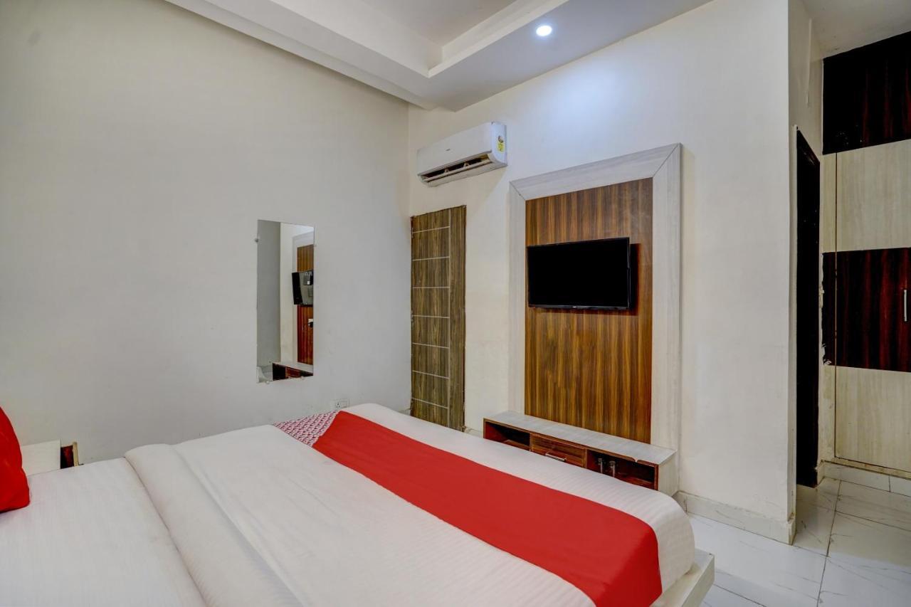 Oyo 78981 The Diamond Nest Noida Eksteriør bilde