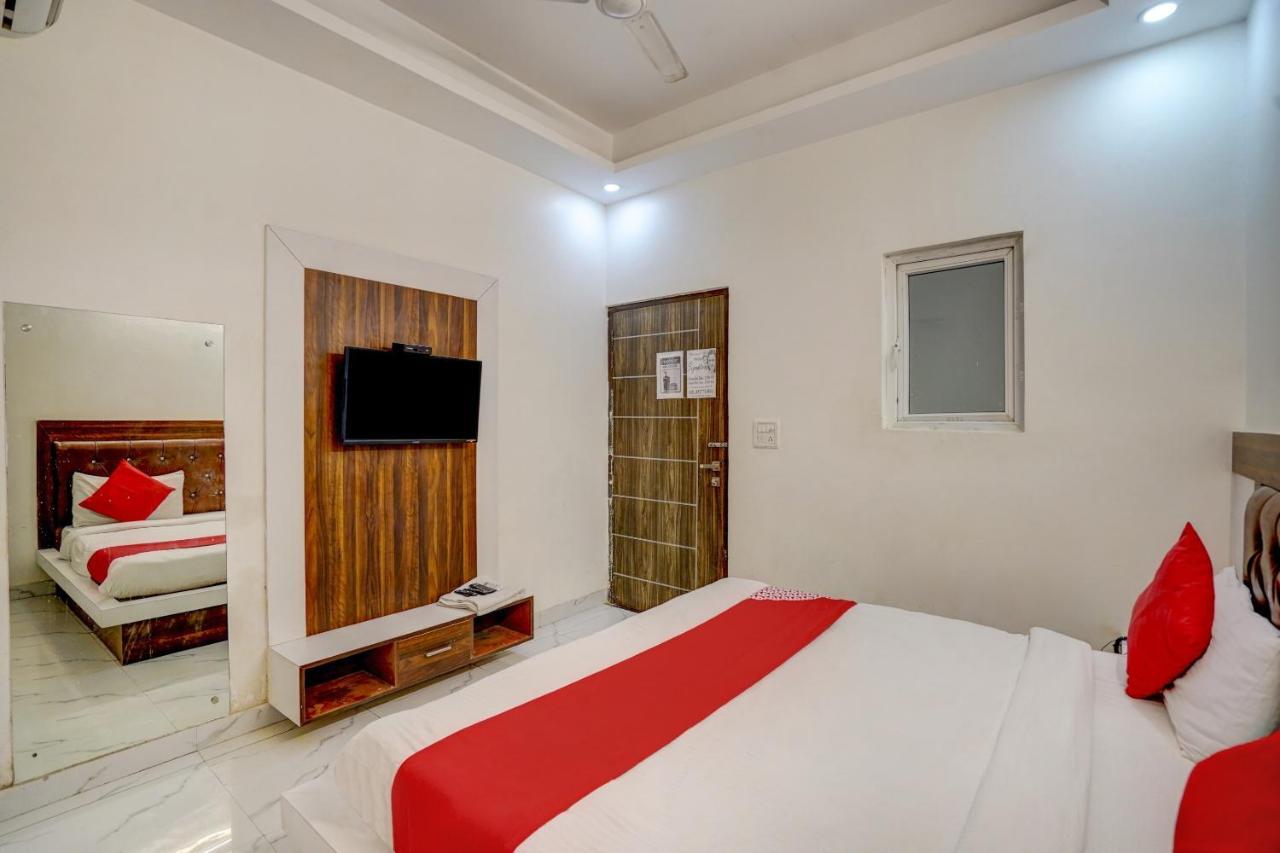 Oyo 78981 The Diamond Nest Noida Eksteriør bilde