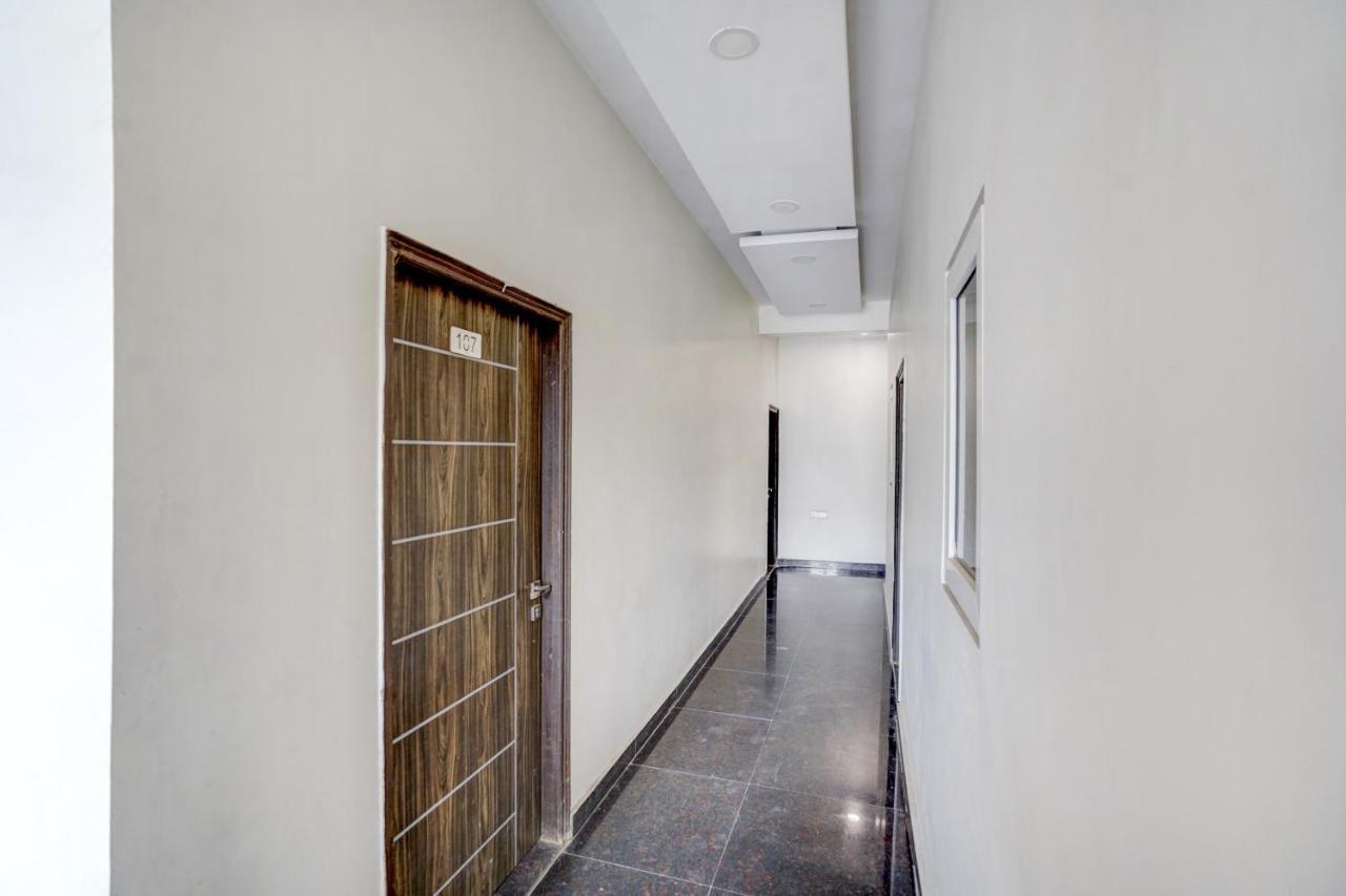 Oyo 78981 The Diamond Nest Noida Eksteriør bilde