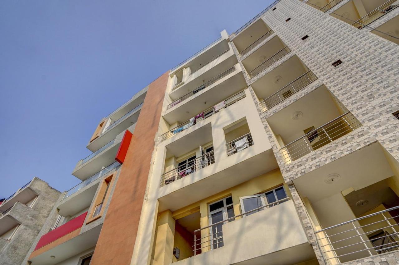Oyo 78981 The Diamond Nest Noida Eksteriør bilde