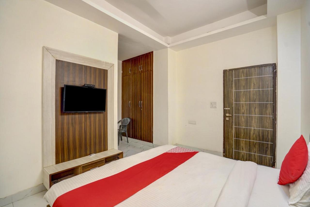 Oyo 78981 The Diamond Nest Noida Eksteriør bilde