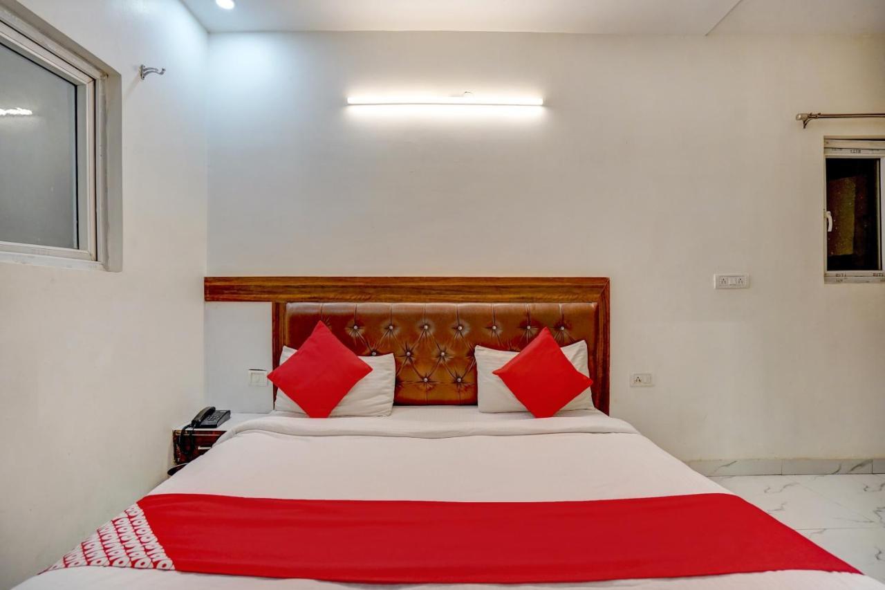 Oyo 78981 The Diamond Nest Noida Eksteriør bilde