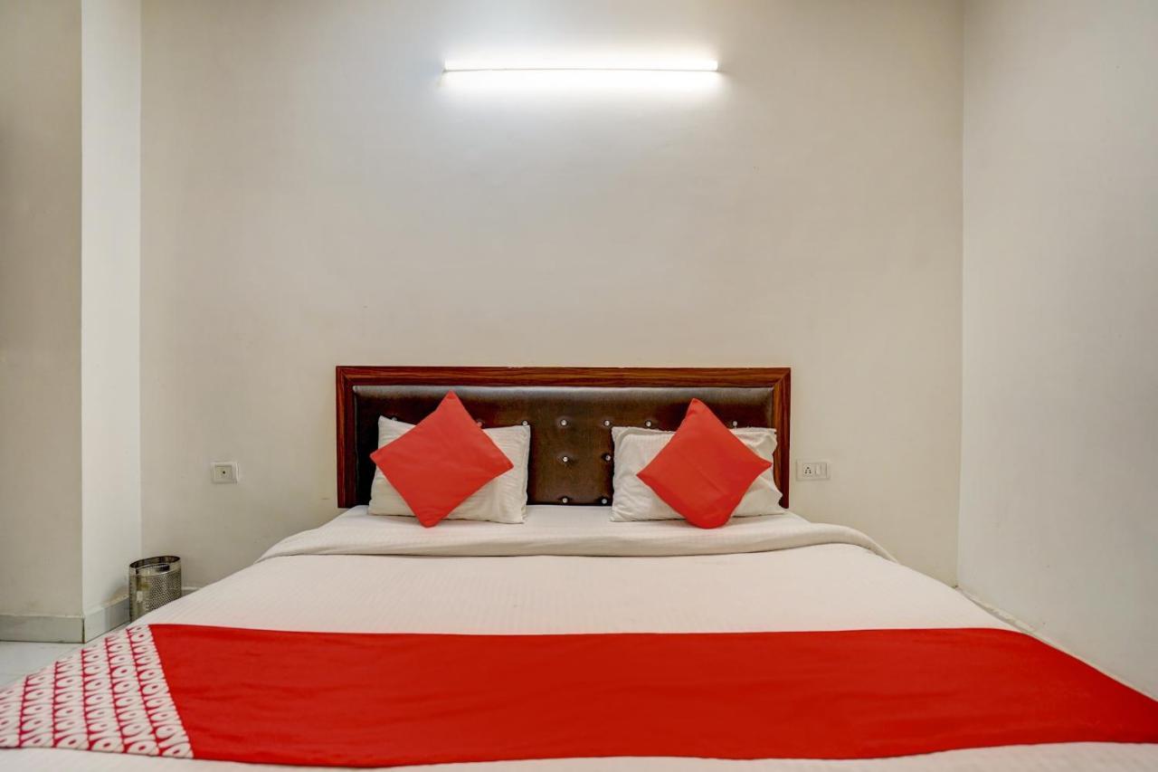 Oyo 78981 The Diamond Nest Noida Eksteriør bilde